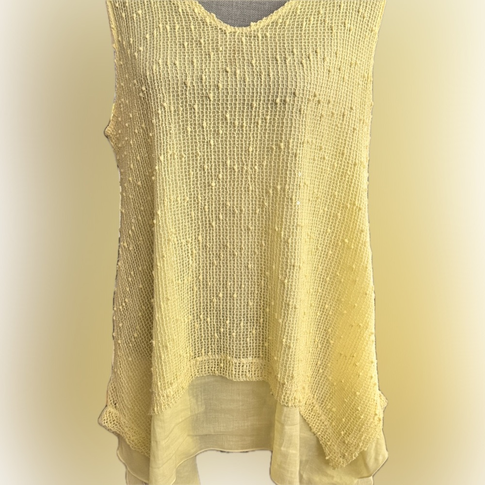Lulu B Top Feminine Yellow Sleeveless Textile Shimmer Bits Soft Cott Like New L